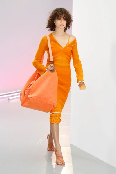 Look 19